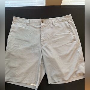 Callaway Men's Flat Front Shorts - Light Gray